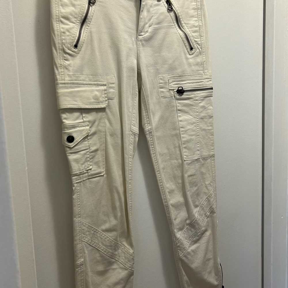Ralph Lauren Cream Skinny Pants with Modern Design